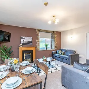 Scalebar Bridge End Mill Apartment